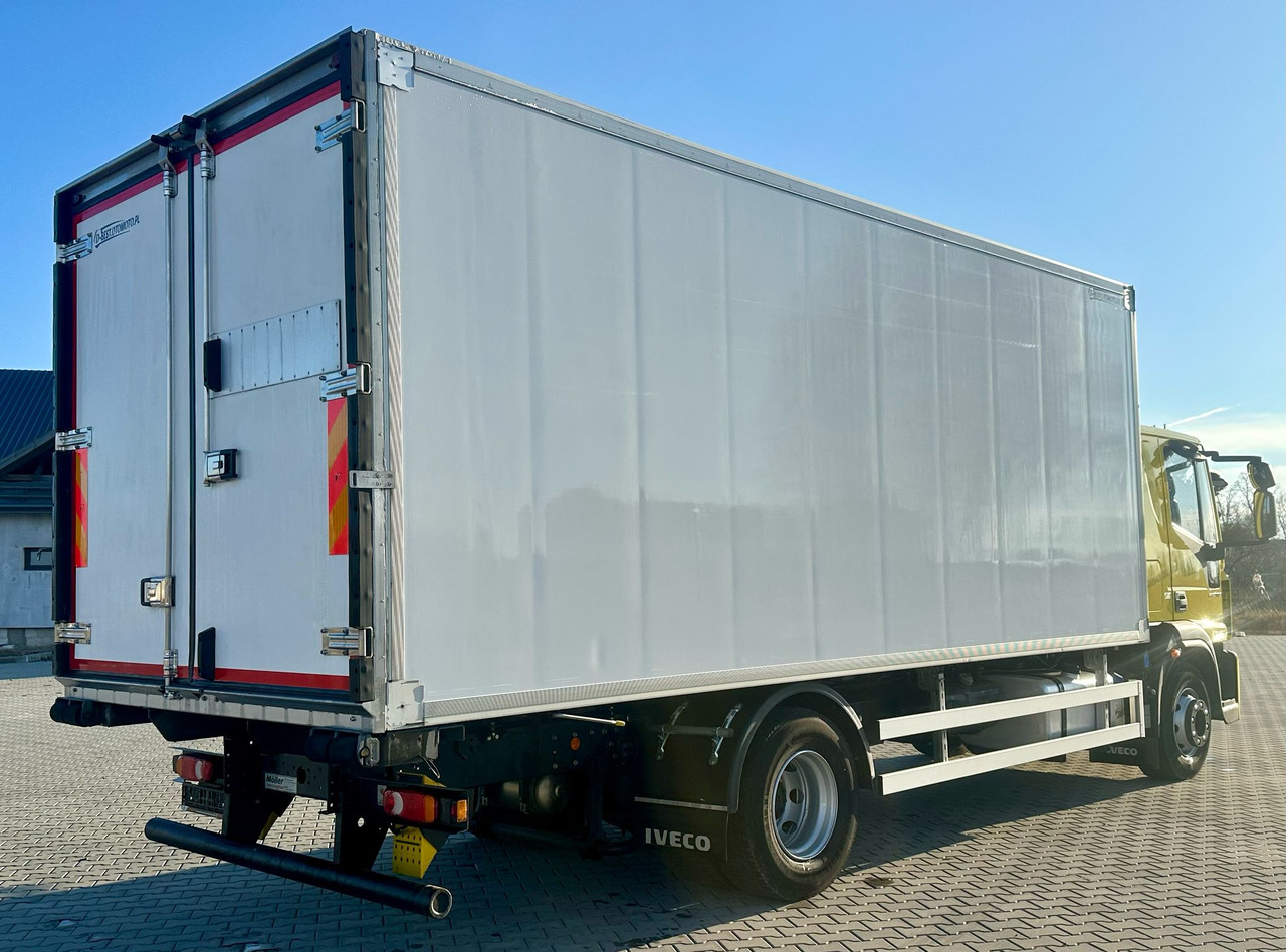 IVECO EUROCARGO 160-280 / CHŁODNIA / 6.1 M DŁUGOŚCI / 15 EUROPALET / AUTOMAT / SYPIALKA / NISKI PRZEBIEG / 16 TON DMC / CARRIER SPALINOWO - ELEKTRYCZNY / 2018 ROK - شاحنة ذات مبرد: صورة 5 IVECO EUROCARGO 160-280 / CHŁODNIA / 6.1 M DŁUGOŚCI / 15 EUROPALET / AUTOMAT / SYPIALKA / NISKI PRZEBIEG / 16 TON DMC / CARRIER SPALINOWO - ELEKTRYCZNY / 2018 ROK - شاحنة ذات مبرد: صورة 5