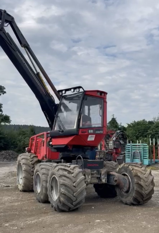 KOMATSU 911.5 / GŁOWICA C93 / CIĄGNIK LEŚNY / SERWISOWANY - آلة حصاد الأشجار: صورة 4 KOMATSU 911.5 / GŁOWICA C93 / CIĄGNIK LEŚNY / SERWISOWANY - آلة حصاد الأشجار: صورة 4