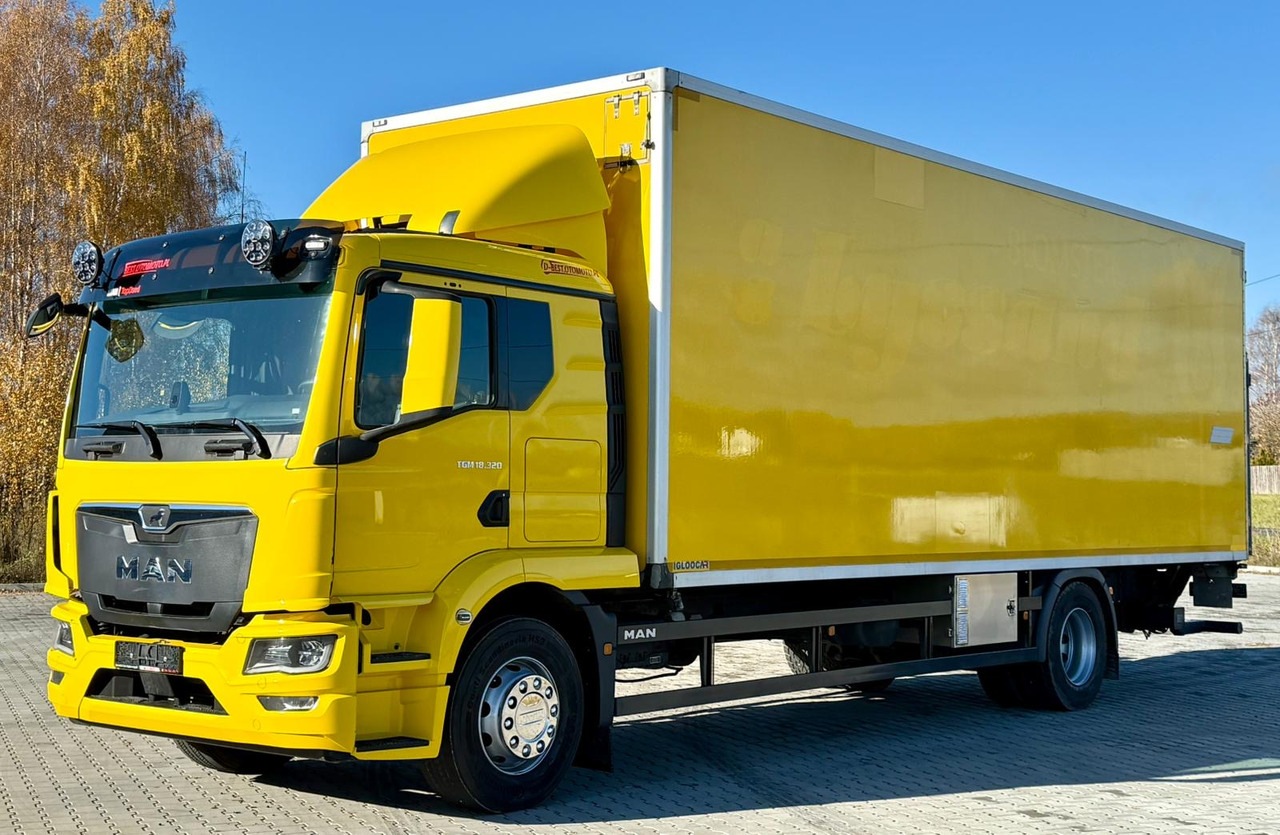 MAN 18.320 / IZOTERMA / GRZANA / WINDA / 20 EUROPALET / AUTOMAT / 170 TYŚ KM / 2021 R / SYPIALKA / CAŁY NA PODUSZKACH / SPROWADZONY / JAK NOWY - شاحنة متساوية الحرارة: صورة 2 MAN 18.320 / IZOTERMA / GRZANA / WINDA / 20 EUROPALET / AUTOMAT / 170 TYŚ KM / 2021 R / SYPIALKA / CAŁY NA PODUSZKACH / SPROWADZONY / JAK NOWY - شاحنة متساوية الحرارة: صورة 2