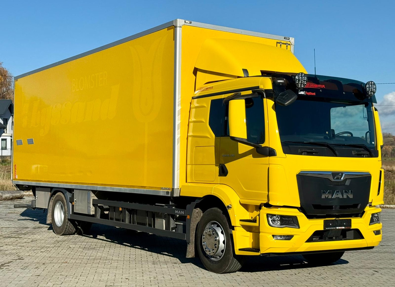 MAN 18.320 / IZOTERMA / GRZANA / WINDA / 20 EUROPALET / AUTOMAT / 170 TYŚ KM / 2021 R / SYPIALKA / CAŁY NA PODUSZKACH / SPROWADZONY / JAK NOWY - شاحنة متساوية الحرارة: صورة 1 MAN 18.320 / IZOTERMA / GRZANA / WINDA / 20 EUROPALET / AUTOMAT / 170 TYŚ KM / 2021 R / SYPIALKA / CAŁY NA PODUSZKACH / SPROWADZONY / JAK NOWY - شاحنة متساوية الحرارة: صورة 1