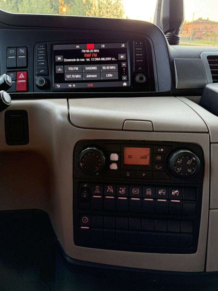 شاحنة ذات ستائر جانبية MAN TGM 12.250 / TGL / BURTO - FIRANKA / WINDA / 18 PALET / AUTOMAT: صورة 26