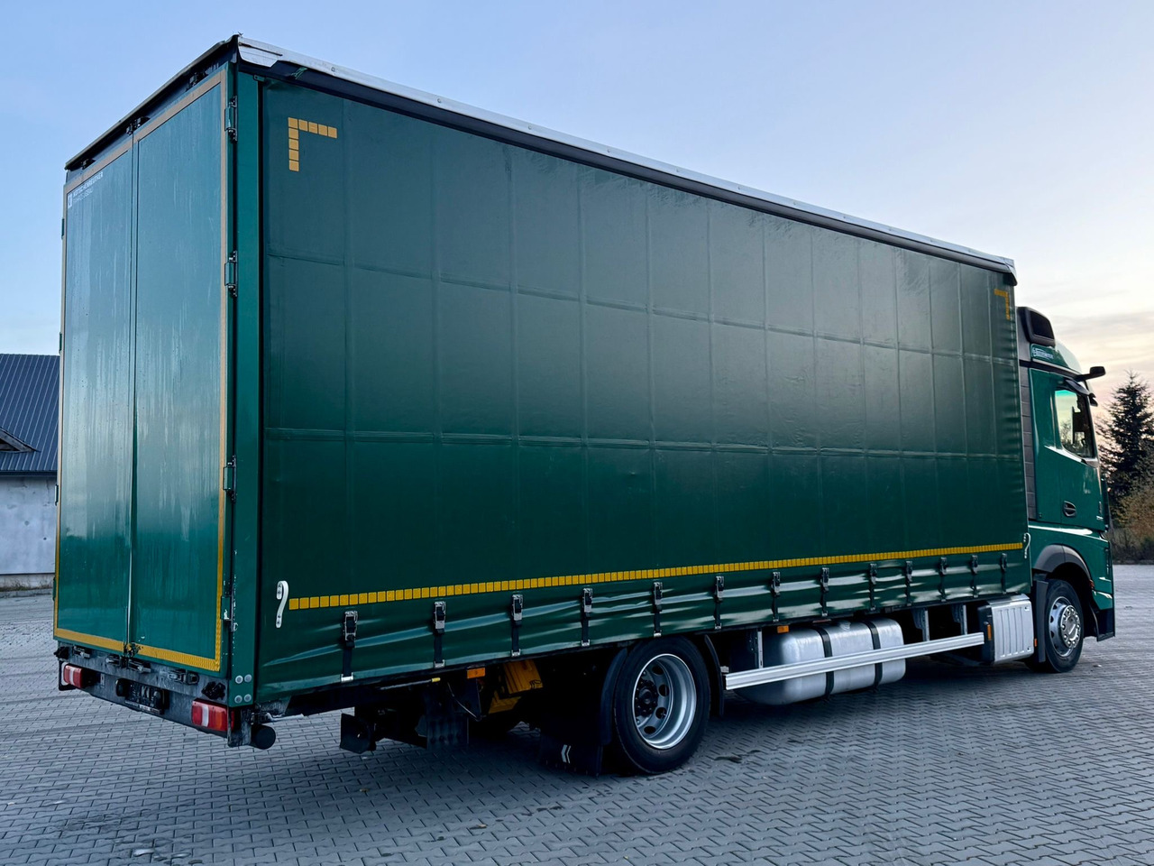 MERCEDES-BENZ ACTROS 1845 / FIRANKA / 19 EUROPALET / DUŻA KABINA / AUTOMAT / 2021 - شاحنة ذات ستائر جانبية: صورة 4 MERCEDES-BENZ ACTROS 1845 / FIRANKA / 19 EUROPALET / DUŻA KABINA / AUTOMAT / 2021 - شاحنة ذات ستائر جانبية: صورة 4