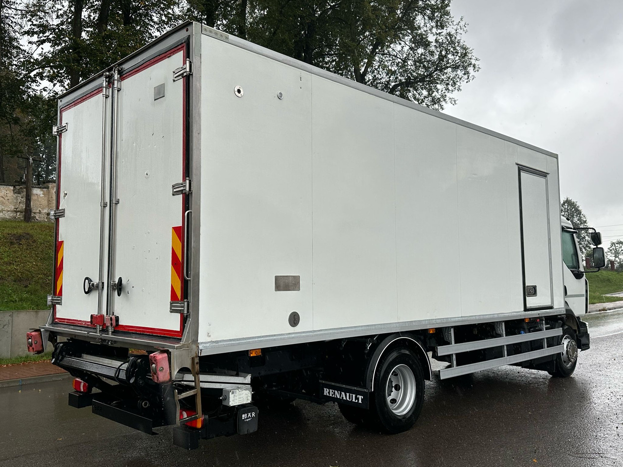 RENAULT D 14 / 240 / CHŁODNIA / WINDA / 16 EUROPALET / 6.7 M DŁUGOŚCI / BI-TEMPERATURA / CARRIER SUPRA 850 - شاحنة ذات مبرد: صورة 3 RENAULT D 14 / 240 / CHŁODNIA / WINDA / 16 EUROPALET / 6.7 M DŁUGOŚCI / BI-TEMPERATURA / CARRIER SUPRA 850 - شاحنة ذات مبرد: صورة 3