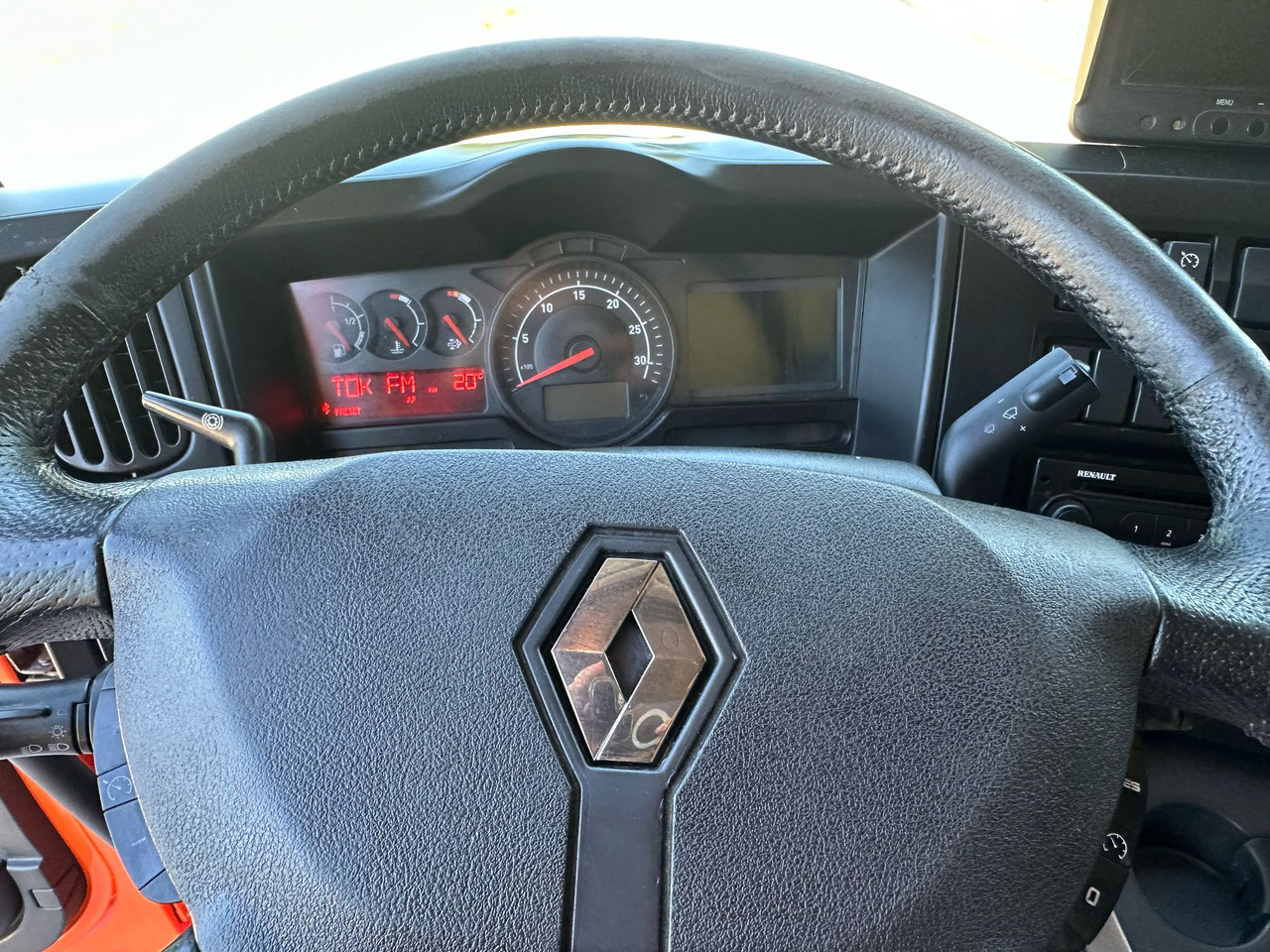 شاحنة ذات ستائر جانبية RENAULT D 18 / 280 / FIRANKA / WINDA / 8.6 M DŁUGOŚCI / 21 EUROPALET / NOWE OPONY / ŁADOWNOŚĆ 9.380 KG / AUTOMAT / SERWISOWANA / SPROWADZONA: صورة 18