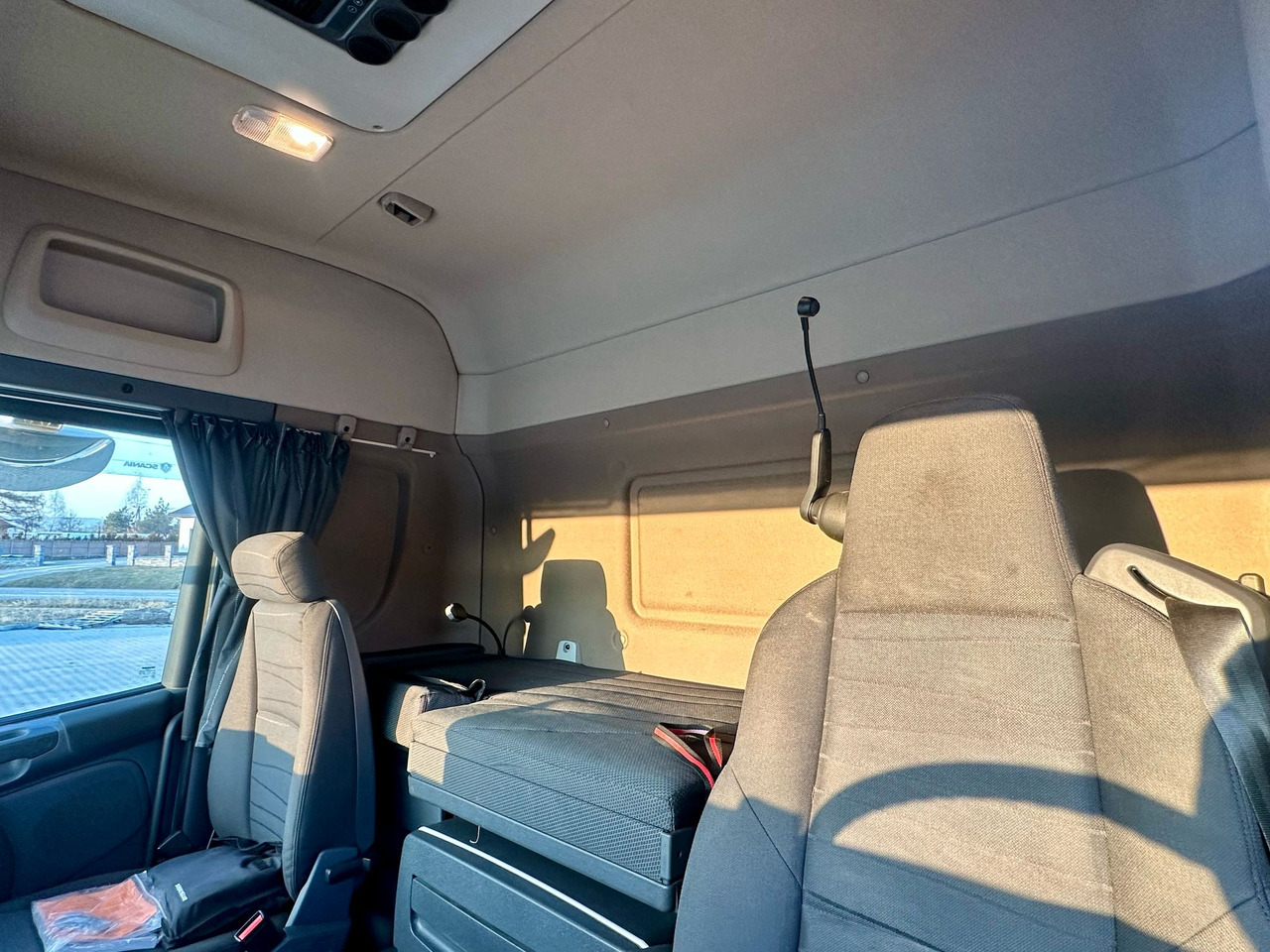 تأجير SCANIA G360 / IZOTERMA / 6.8 M DŁUGOŚCI / AUTOMAT / CAŁA NA PODUSZKACH / KLIMA POSTOJOWA / ELEKTRYCZNA ROLETA TYŁ / SYPIALKA SCANIA G360 / IZOTERMA / 6.8 M DŁUGOŚCI / AUTOMAT / CAŁA NA PODUSZKACH / KLIMA POSTOJOWA / ELEKTRYCZNA ROLETA TYŁ / SYPIALKA: صورة 18 تأجير SCANIA G360 / IZOTERMA / 6.8 M DŁUGOŚCI / AUTOMAT / CAŁA NA PODUSZKACH / KLIMA POSTOJOWA / ELEKTRYCZNA ROLETA TYŁ / SYPIALKA SCANIA G360 / IZOTERMA / 6.8 M DŁUGOŚCI / AUTOMAT / CAŁA NA PODUSZKACH / KLIMA POSTOJOWA / ELEKTRYCZNA ROLETA TYŁ / SYPIALKA: صورة 18