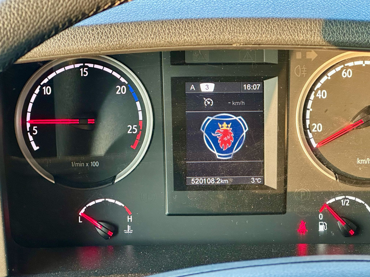 تأجير SCANIA G360 / IZOTERMA / 6.8 M DŁUGOŚCI / AUTOMAT / CAŁA NA PODUSZKACH / KLIMA POSTOJOWA / ELEKTRYCZNA ROLETA TYŁ / SYPIALKA SCANIA G360 / IZOTERMA / 6.8 M DŁUGOŚCI / AUTOMAT / CAŁA NA PODUSZKACH / KLIMA POSTOJOWA / ELEKTRYCZNA ROLETA TYŁ / SYPIALKA: صورة 22 تأجير SCANIA G360 / IZOTERMA / 6.8 M DŁUGOŚCI / AUTOMAT / CAŁA NA PODUSZKACH / KLIMA POSTOJOWA / ELEKTRYCZNA ROLETA TYŁ / SYPIALKA SCANIA G360 / IZOTERMA / 6.8 M DŁUGOŚCI / AUTOMAT / CAŁA NA PODUSZKACH / KLIMA POSTOJOWA / ELEKTRYCZNA ROLETA TYŁ / SYPIALKA: صورة 22