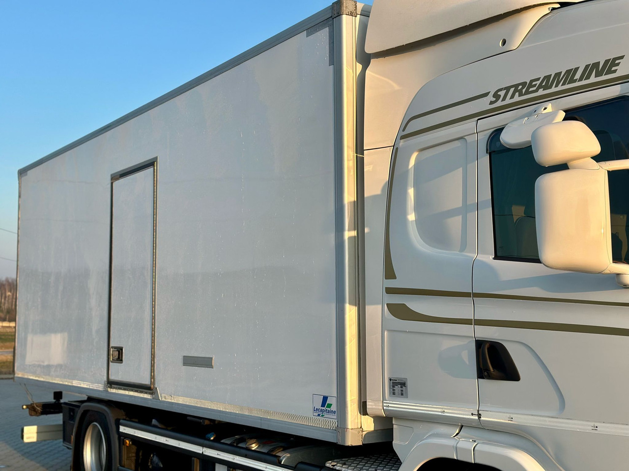 تأجير SCANIA G360 / IZOTERMA / 6.8 M DŁUGOŚCI / AUTOMAT / CAŁA NA PODUSZKACH / KLIMA POSTOJOWA / ELEKTRYCZNA ROLETA TYŁ / SYPIALKA SCANIA G360 / IZOTERMA / 6.8 M DŁUGOŚCI / AUTOMAT / CAŁA NA PODUSZKACH / KLIMA POSTOJOWA / ELEKTRYCZNA ROLETA TYŁ / SYPIALKA: صورة 16 تأجير SCANIA G360 / IZOTERMA / 6.8 M DŁUGOŚCI / AUTOMAT / CAŁA NA PODUSZKACH / KLIMA POSTOJOWA / ELEKTRYCZNA ROLETA TYŁ / SYPIALKA SCANIA G360 / IZOTERMA / 6.8 M DŁUGOŚCI / AUTOMAT / CAŁA NA PODUSZKACH / KLIMA POSTOJOWA / ELEKTRYCZNA ROLETA TYŁ / SYPIALKA: صورة 16