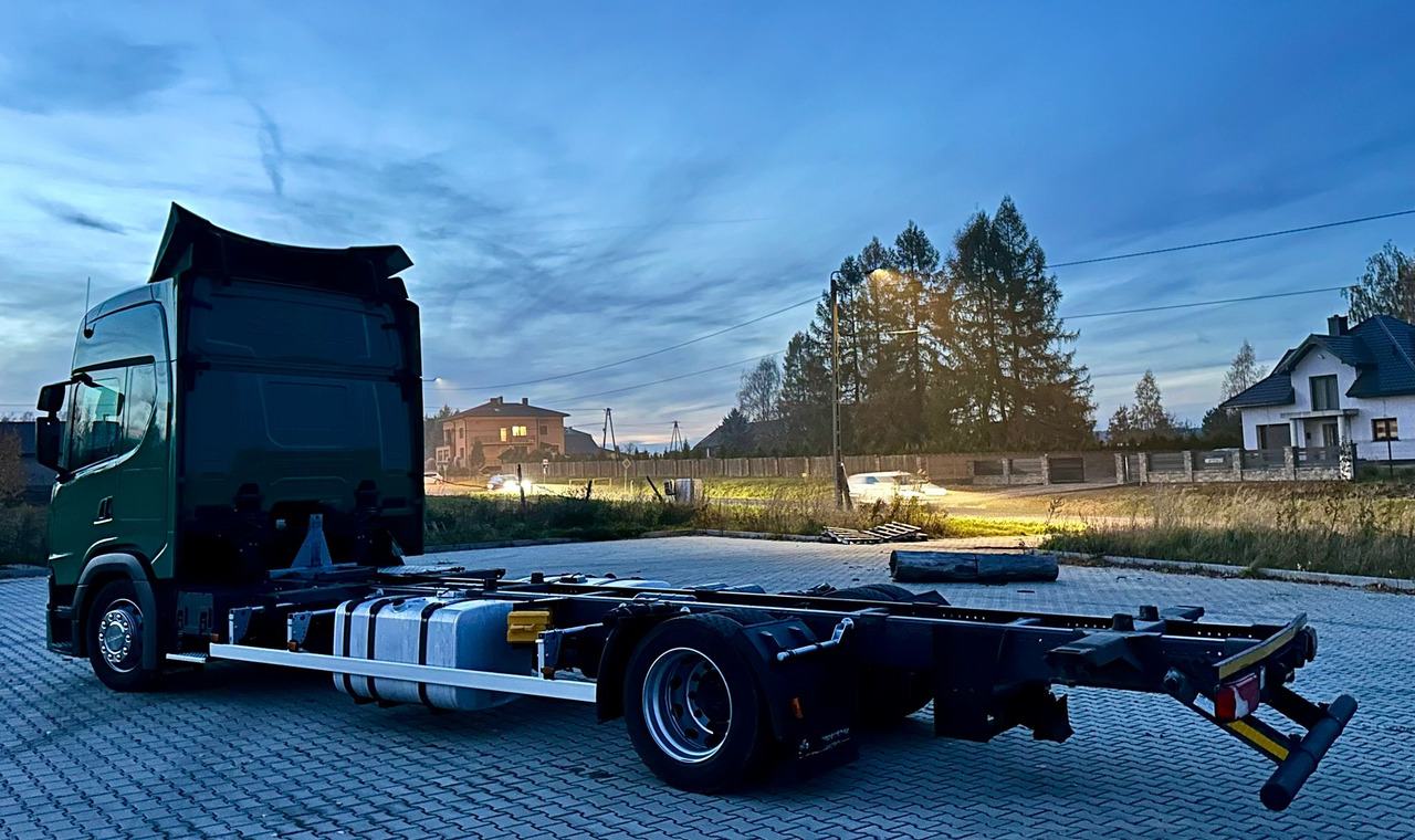 SCANIA G450 / RAMA DO ZABUDOWY / ROZSTAW 5.75 / AUTOMAT / SYPIALKA - شاحنة بهيكل معدني للمقصورة: صورة 3 SCANIA G450 / RAMA DO ZABUDOWY / ROZSTAW 5.75 / AUTOMAT / SYPIALKA - شاحنة بهيكل معدني للمقصورة: صورة 3