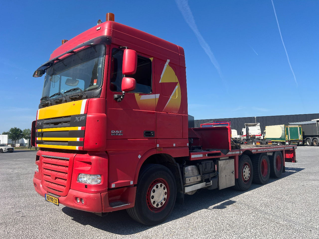 DAF XF 105.510 SC 8x2, Retarder - شاحنات مسطحة: صورة 1 DAF XF 105.510 SC 8x2, Retarder - شاحنات مسطحة: صورة 1