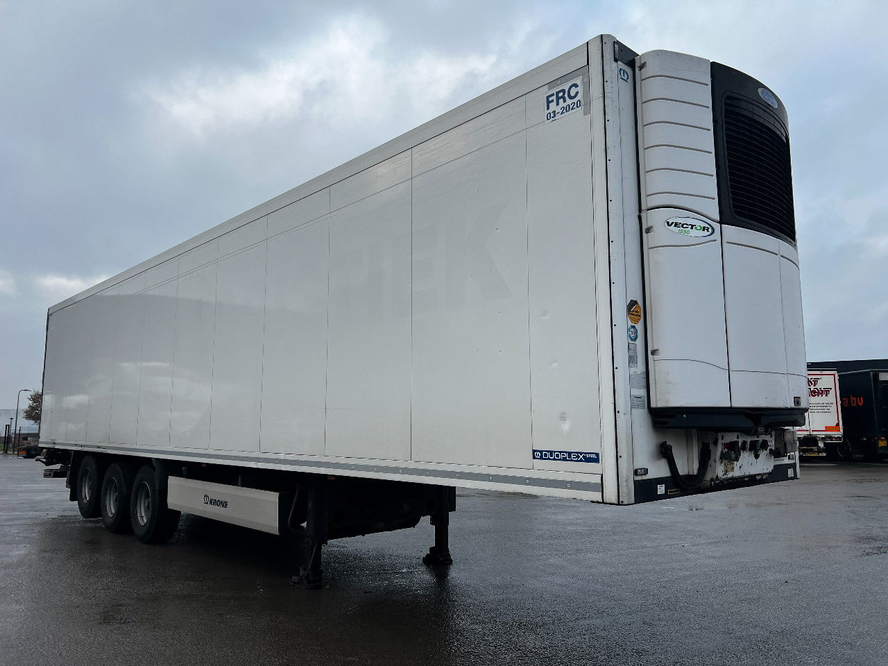 Krone SD met Carrier Vector 1550 en dhollandia laadklep - نصف مقطورة للتبريد: صورة 2 Krone SD met Carrier Vector 1550 en dhollandia laadklep - نصف مقطورة للتبريد: صورة 2