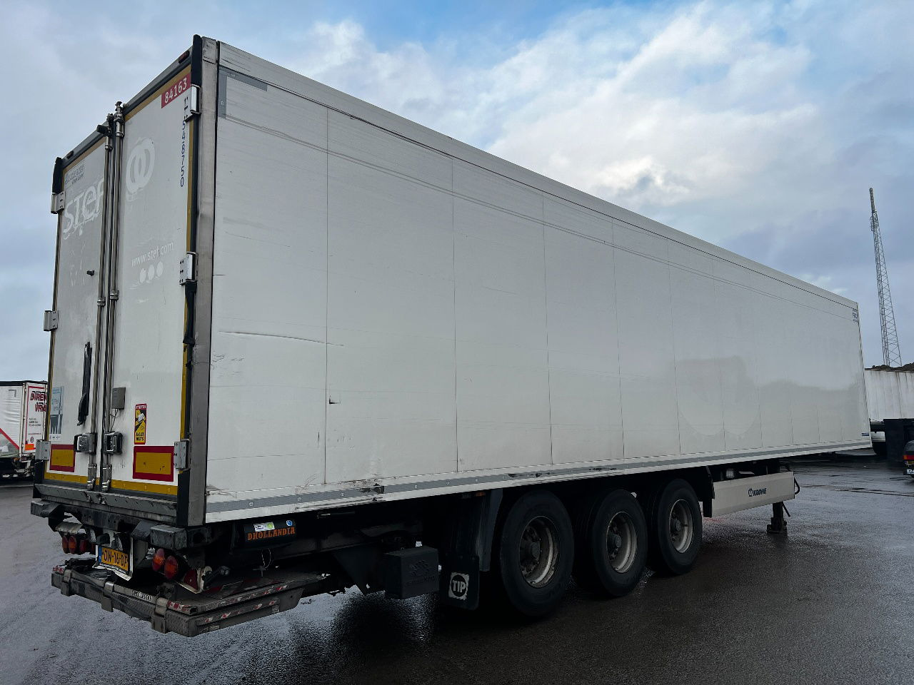 Krone SD met Carrier Vector 1550 en dhollandia laadklep - نصف مقطورة للتبريد: صورة 3 Krone SD met Carrier Vector 1550 en dhollandia laadklep - نصف مقطورة للتبريد: صورة 3