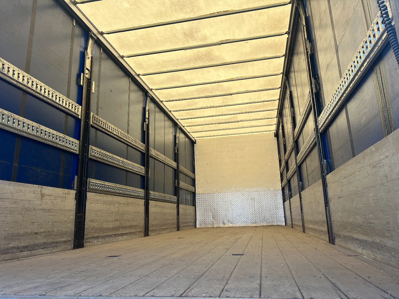 Volvo FM 9.300 Bordwanden, Euro 5 - شاحنة ذات ستائر جانبية: صورة 5 Volvo FM 9.300 Bordwanden, Euro 5 - شاحنة ذات ستائر جانبية: صورة 5
