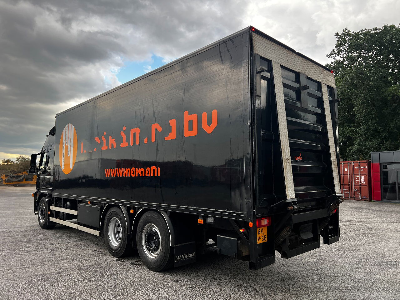 Volvo FM 9.300 Globe 6x2, Euro 5 - شاحنة صندوقية: صورة 4 Volvo FM 9.300 Globe 6x2, Euro 5 - شاحنة صندوقية: صورة 4