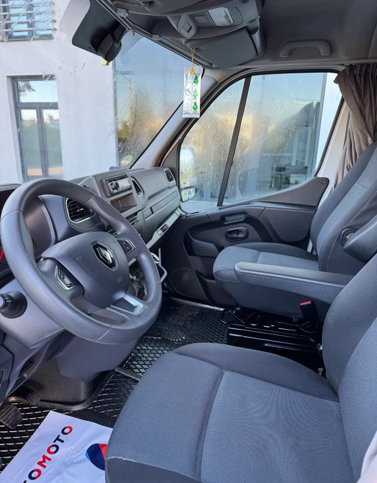 شاحنة مغلقة بستائر جانبية Renault Master: صورة 10