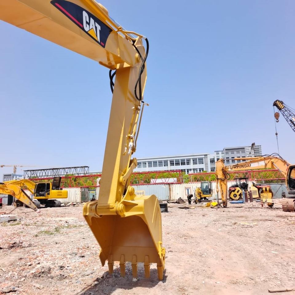 CAT 320 B L - حفار زاحف: صورة 5 CAT 320 B L - حفار زاحف: صورة 5