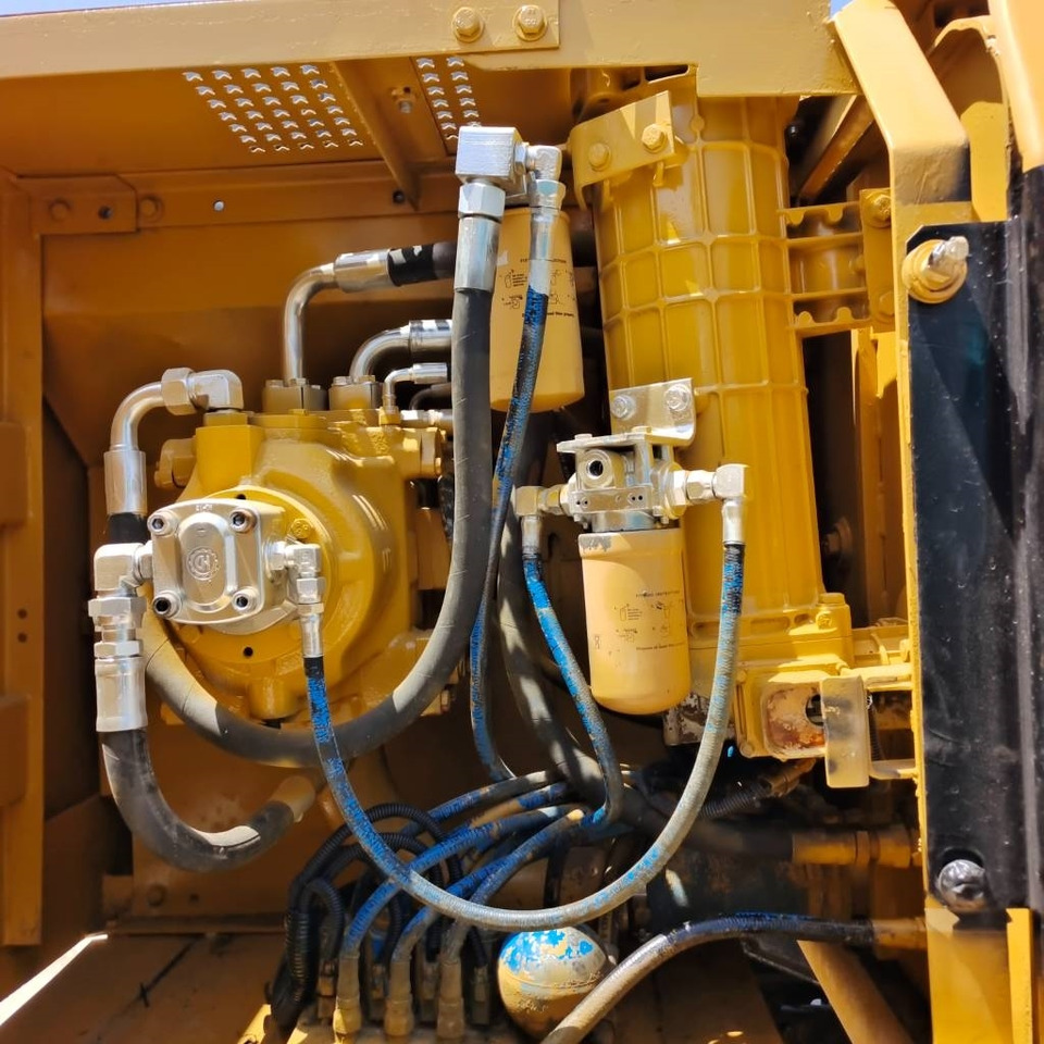 CAT 320 B L - حفار زاحف: صورة 4 CAT 320 B L - حفار زاحف: صورة 4