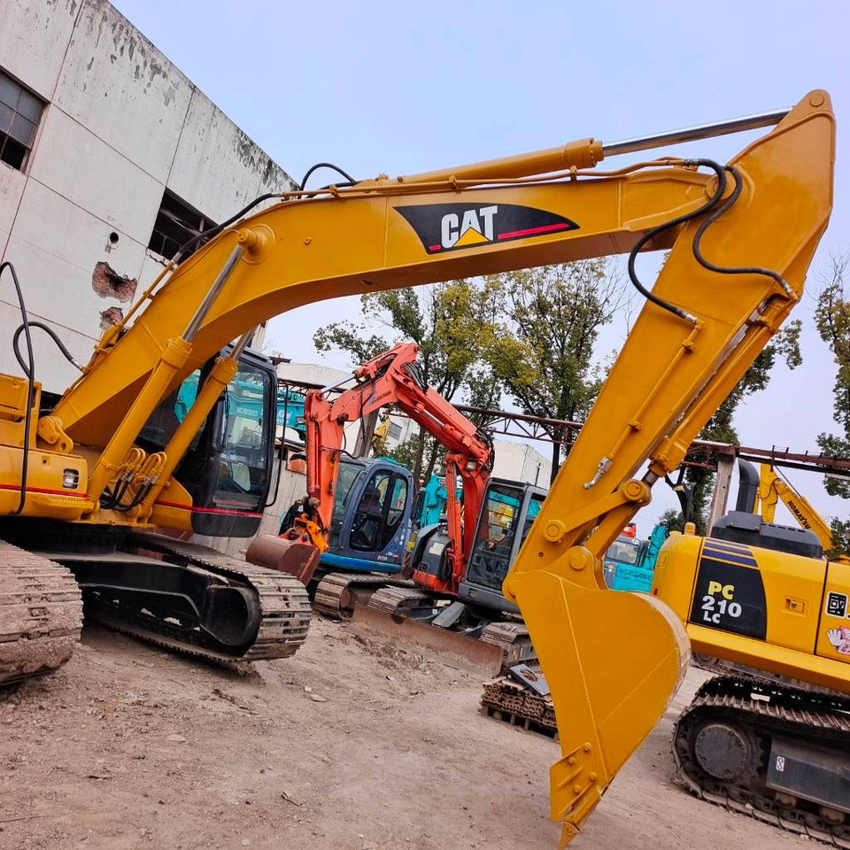 CAT 320 C L - حفار زاحف: صورة 1 CAT 320 C L - حفار زاحف: صورة 1