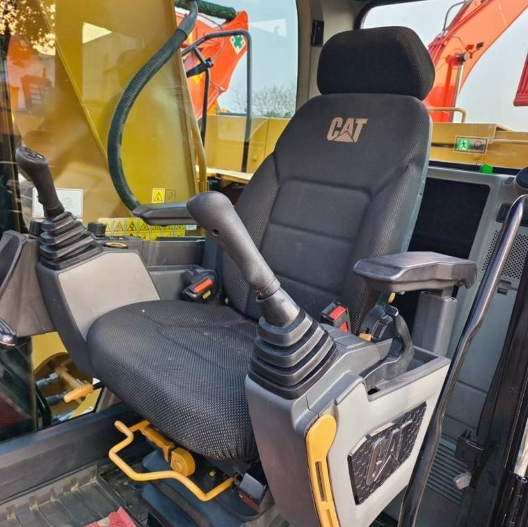 CAT 320 GC - حفار زاحف: صورة 3 CAT 320 GC - حفار زاحف: صورة 3