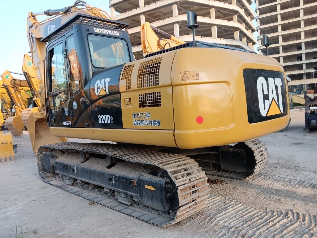 CAT 320D2 - حفار زاحف: صورة 2 CAT 320D2 - حفار زاحف: صورة 2