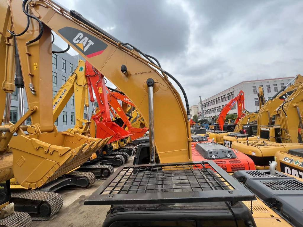 CAT 325 C - حفار زاحف: صورة 1 CAT 325 C - حفار زاحف: صورة 1