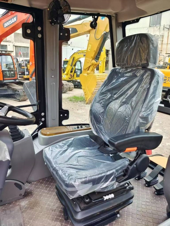 CAT 420 F BRAND NEW MACHINE - لودر ذو محراث خلفي/ باكهو: صورة 3 CAT 420 F BRAND NEW MACHINE - لودر ذو محراث خلفي/ باكهو: صورة 3