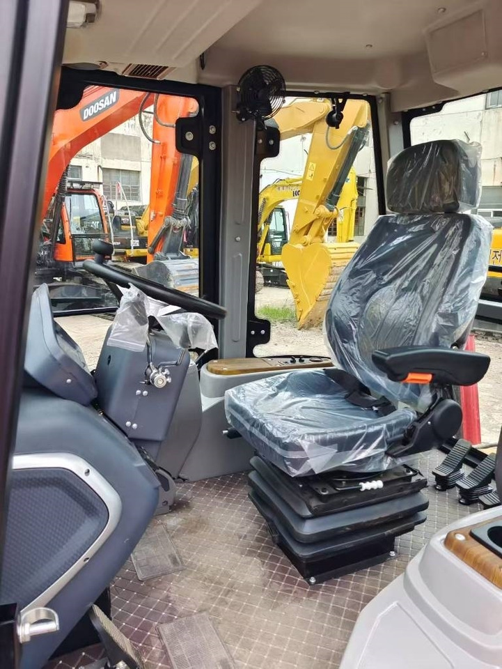 CAT 420 F BRAND NEW MACHINE - لودر ذو محراث خلفي/ باكهو: صورة 4 CAT 420 F BRAND NEW MACHINE - لودر ذو محراث خلفي/ باكهو: صورة 4