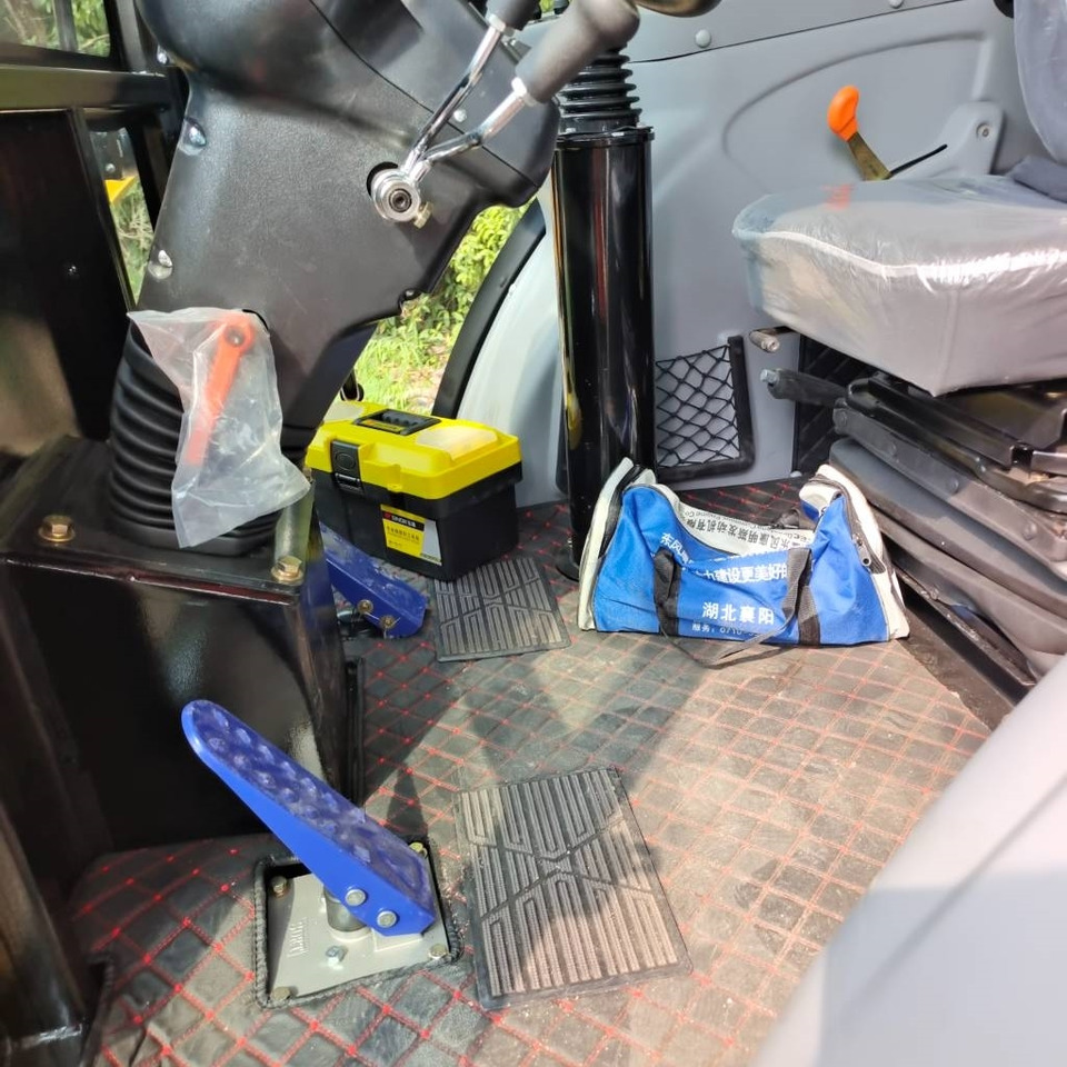 CAT 420F Brand New Machine - حفار زاحف: صورة 5 CAT 420F Brand New Machine - حفار زاحف: صورة 5