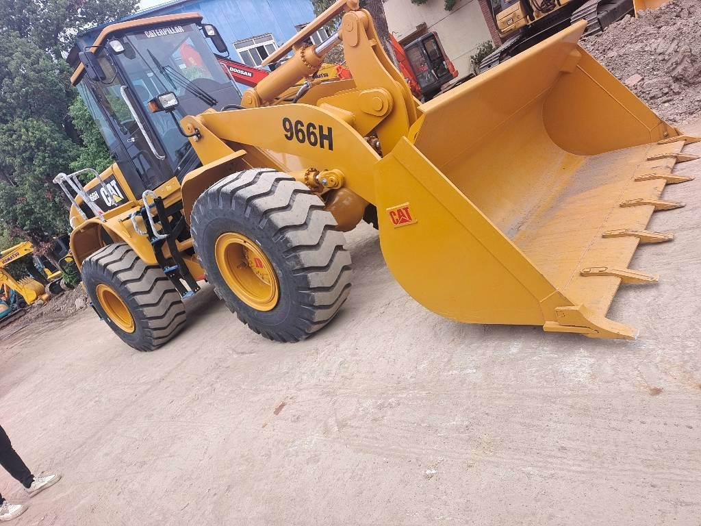 CAT 966 H - حفار زاحف: صورة 4 CAT 966 H - حفار زاحف: صورة 4