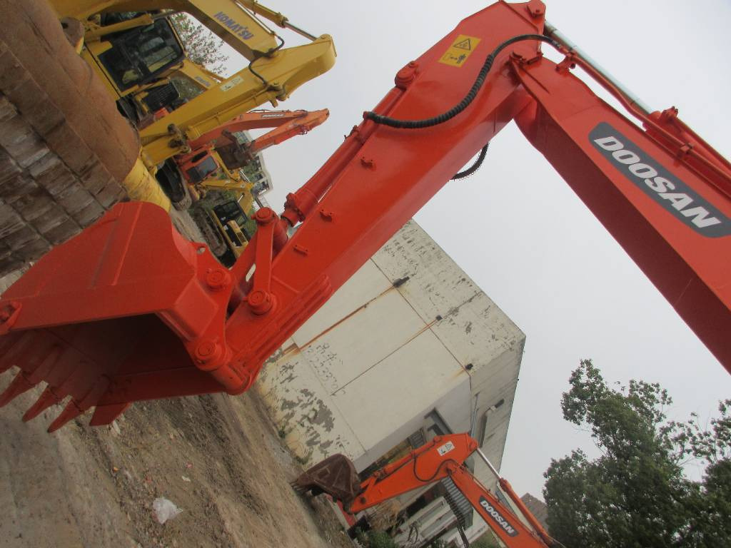 Doosan DH 150 LC-7 - حفار ذو عجلات: صورة 2 Doosan DH 150 LC-7 - حفار ذو عجلات: صورة 2