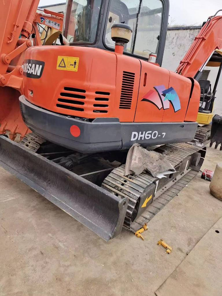 Doosan DH 60-7 - حفار صغير: صورة 4 Doosan DH 60-7 - حفار صغير: صورة 4