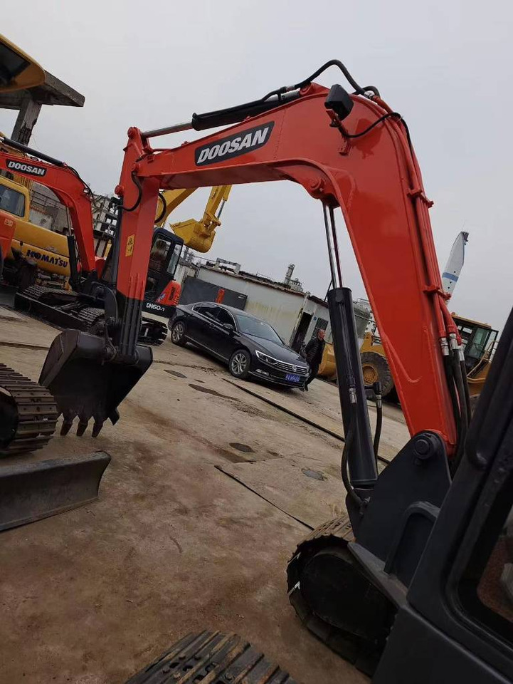 Doosan DH 60-7 - حفار صغير: صورة 2 Doosan DH 60-7 - حفار صغير: صورة 2