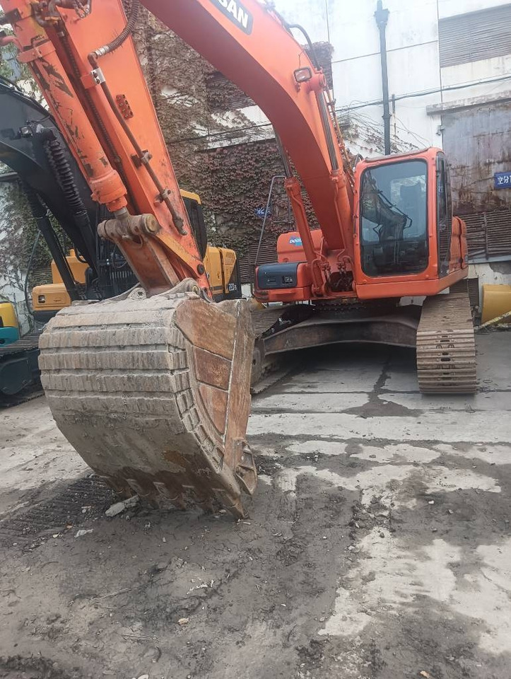 Doosan DX 300 LCA ORIGINAL COLOR - حفار زاحف: صورة 1 Doosan DX 300 LCA ORIGINAL COLOR - حفار زاحف: صورة 1