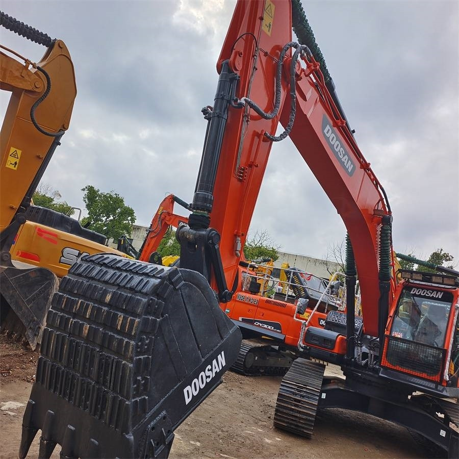 Doosan DX 300 LCA - حفار زاحف: صورة 4 Doosan DX 300 LCA - حفار زاحف: صورة 4