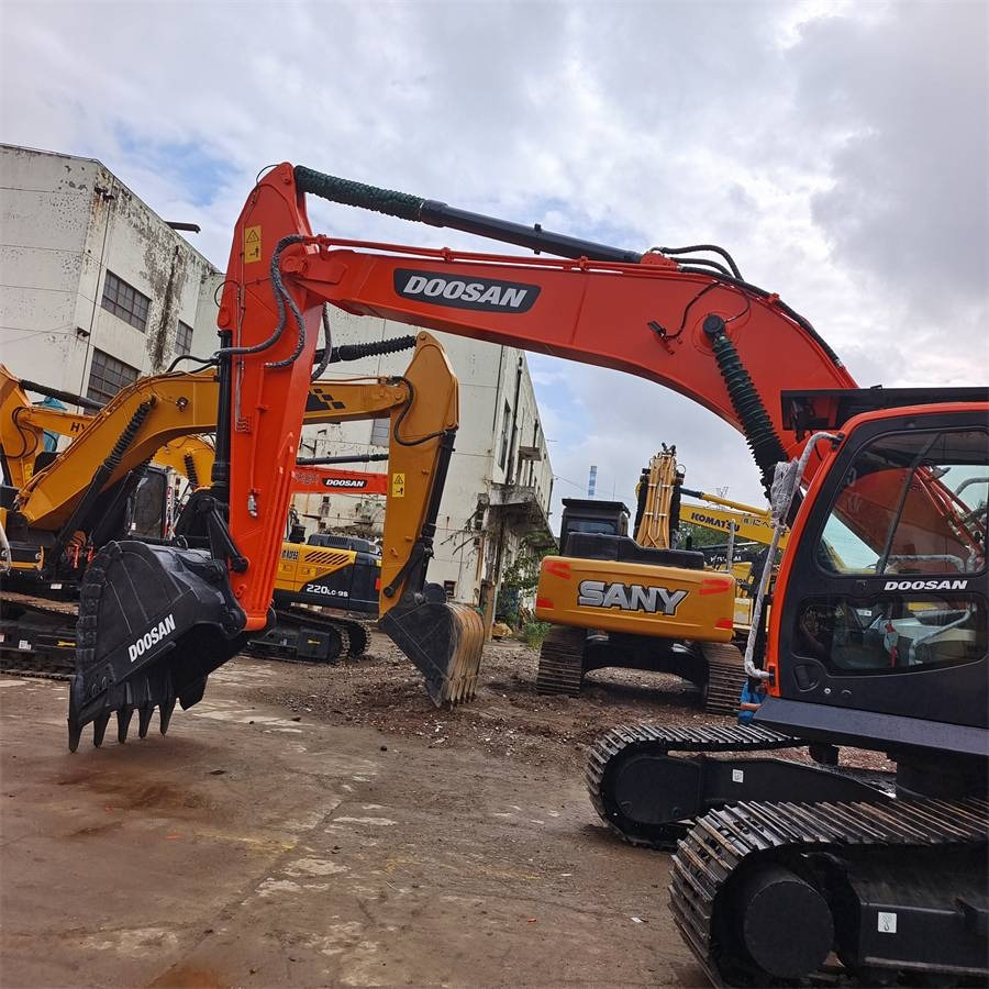 Doosan DX 300 LCA - حفار زاحف: صورة 1 Doosan DX 300 LCA - حفار زاحف: صورة 1