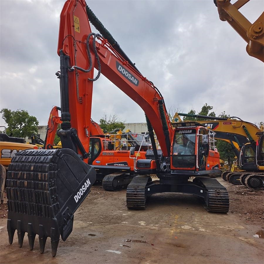 Doosan DX 300 LCA - حفار زاحف: صورة 3 Doosan DX 300 LCA - حفار زاحف: صورة 3