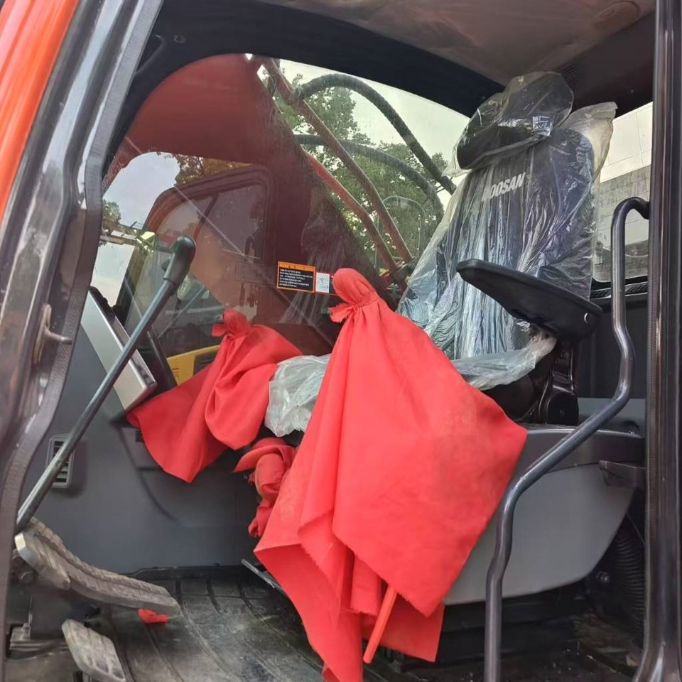 Doosan DX 300 LC - حفار زاحف: صورة 5 Doosan DX 300 LC - حفار زاحف: صورة 5