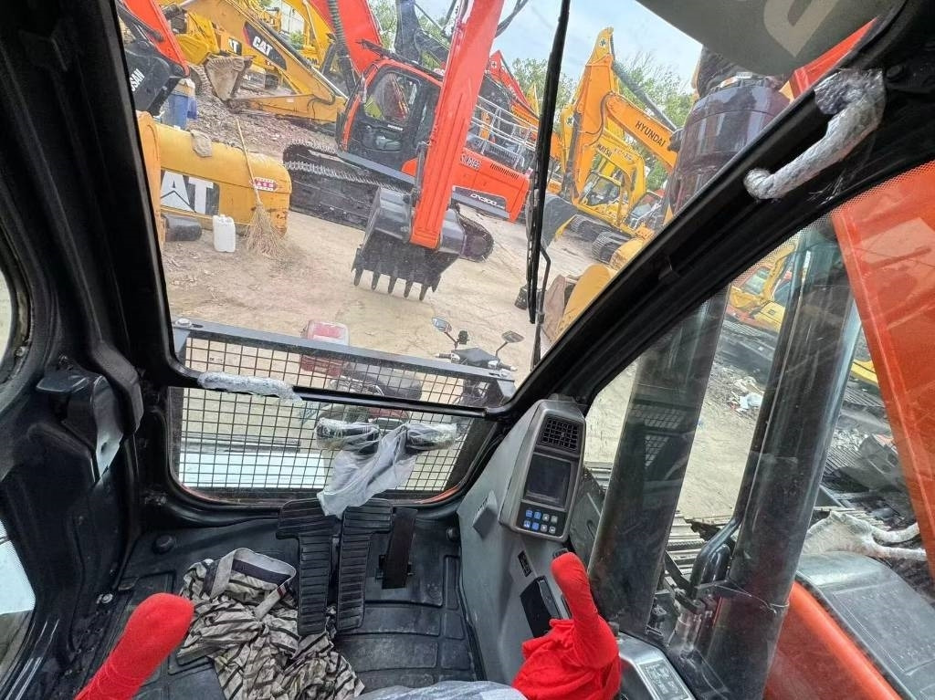 Doosan DX 300 LC - حفار زاحف: صورة 2 Doosan DX 300 LC - حفار زاحف: صورة 2