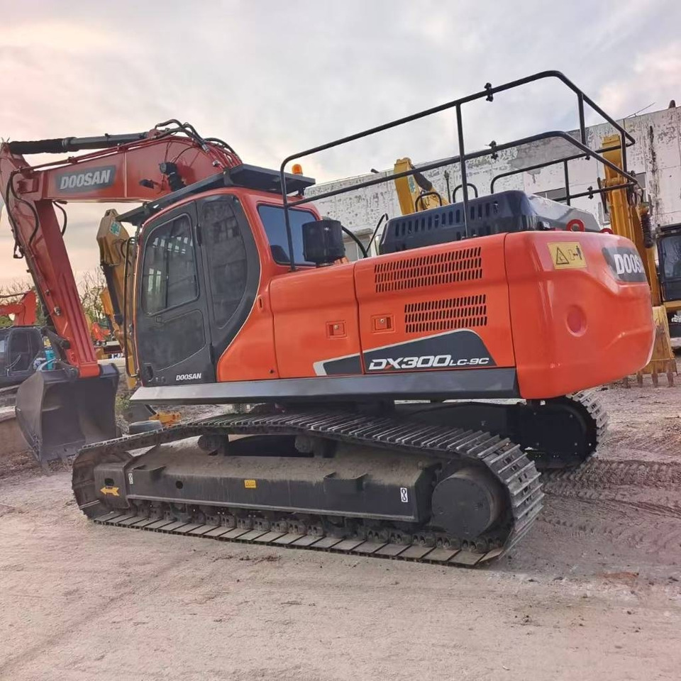 Doosan DX 300 LC - حفار زاحف: صورة 1 Doosan DX 300 LC - حفار زاحف: صورة 1