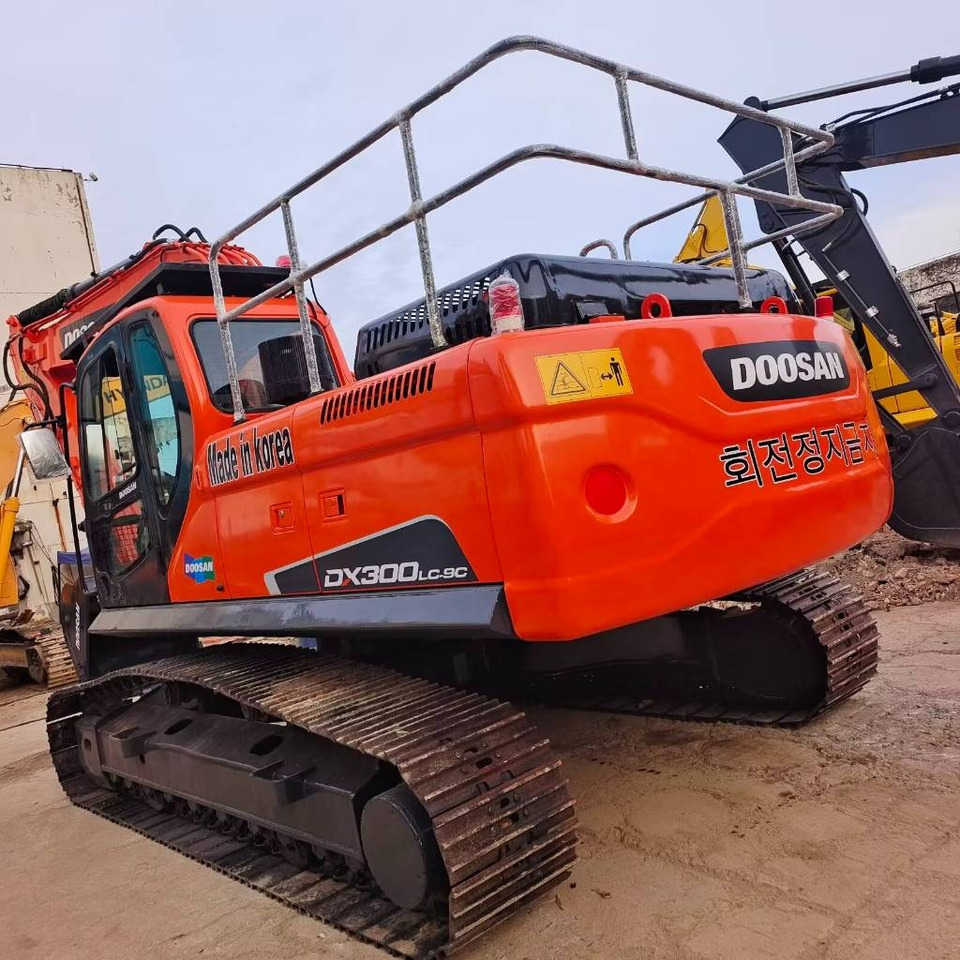 Doosan DX 300 LC - حفار زاحف: صورة 1 Doosan DX 300 LC - حفار زاحف: صورة 1
