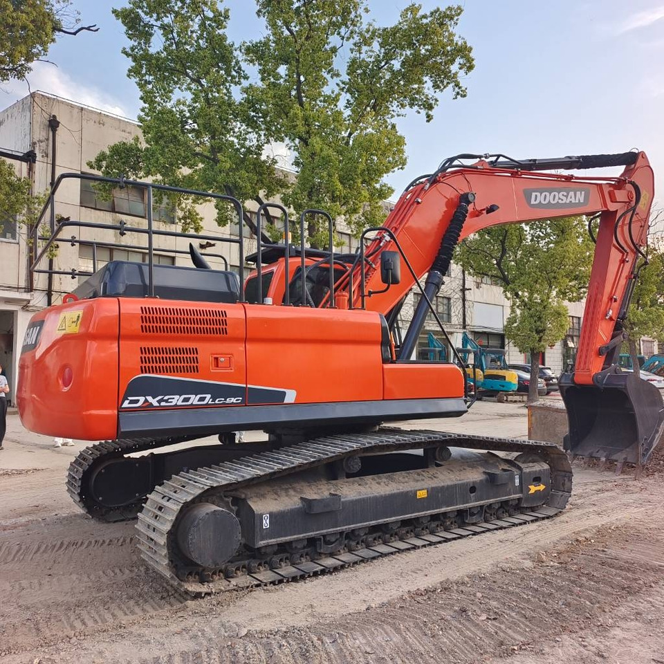 Doosan DX300 - حفار زاحف: صورة 1 Doosan DX300 - حفار زاحف: صورة 1