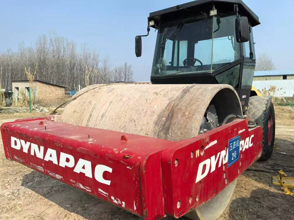 Dynapac CA 610 - ضاغطة التربة: صورة 1 Dynapac CA 610 - ضاغطة التربة: صورة 1