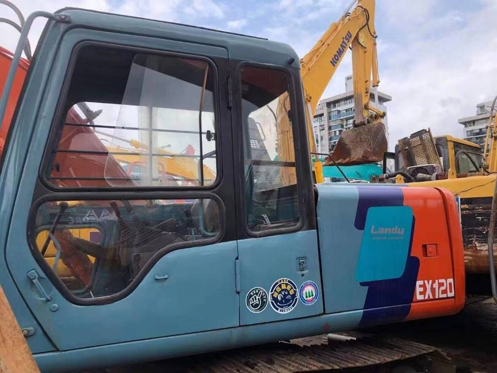 Hitachi EX 120-3 - حفار زاحف: صورة 2 Hitachi EX 120-3 - حفار زاحف: صورة 2