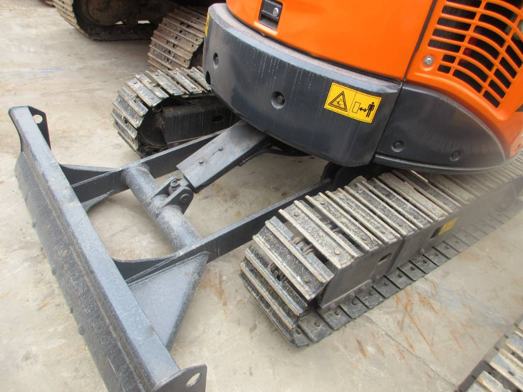 Hitachi ZX 30 U - حفار صغير: صورة 5 Hitachi ZX 30 U - حفار صغير: صورة 5