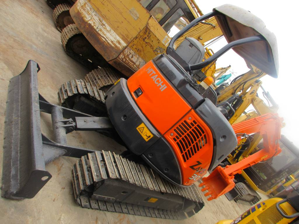 Hitachi ZX 30 U - حفار صغير: صورة 4 Hitachi ZX 30 U - حفار صغير: صورة 4