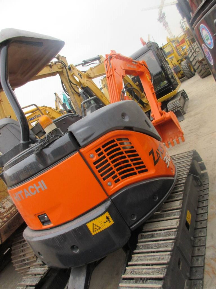 Hitachi ZX 30 U - حفار صغير: صورة 2 Hitachi ZX 30 U - حفار صغير: صورة 2