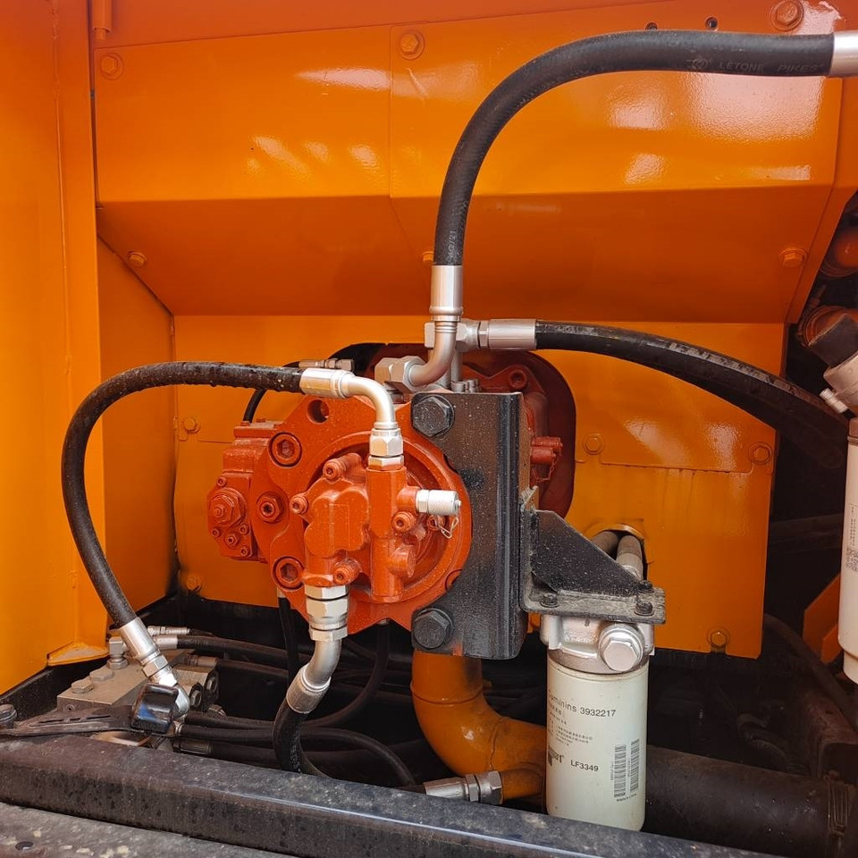 حفار زاحف Hyundai 220 LC-9S: صورة 19 حفار زاحف Hyundai 220 LC-9S: صورة 19