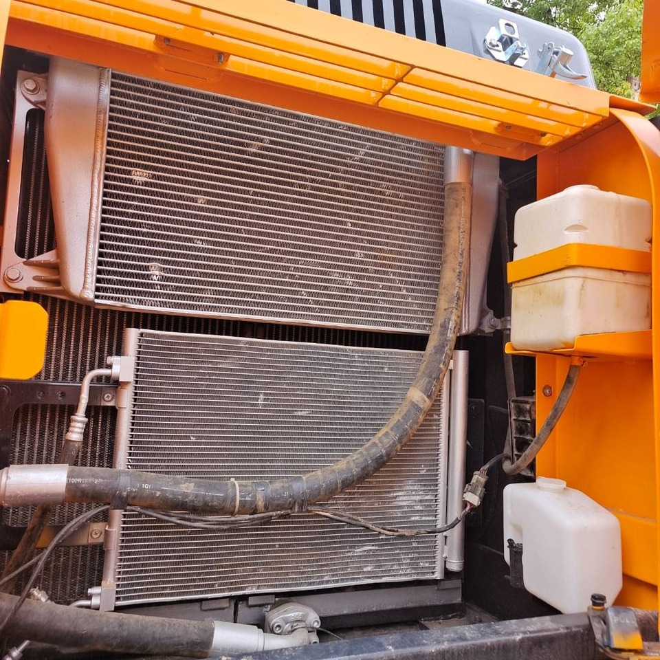 حفار زاحف Hyundai 220 LC-9S: صورة 6 حفار زاحف Hyundai 220 LC-9S: صورة 6