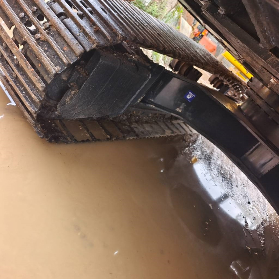 حفار زاحف Hyundai 220 LC-9S: صورة 10 حفار زاحف Hyundai 220 LC-9S: صورة 10