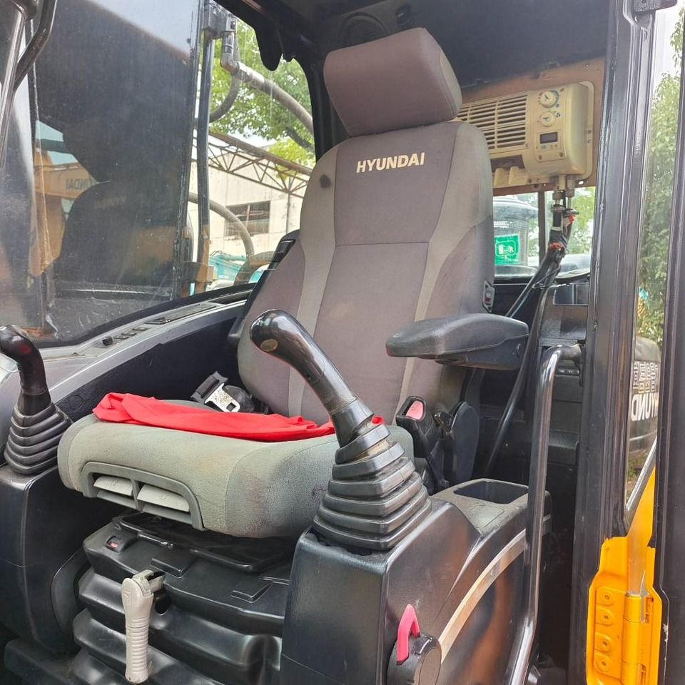 حفار زاحف Hyundai 220 LC-9S: صورة 32 حفار زاحف Hyundai 220 LC-9S: صورة 32