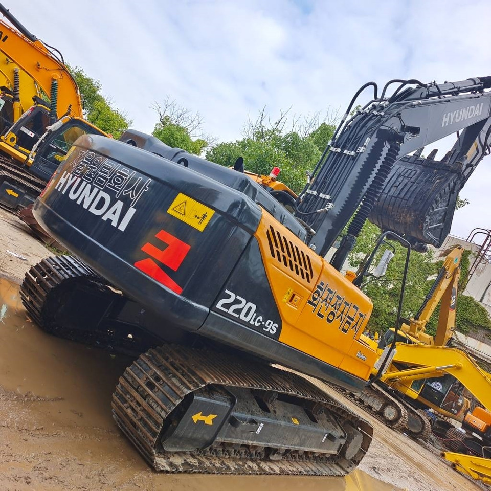 حفار زاحف Hyundai 220 LC-9S: صورة 15 حفار زاحف Hyundai 220 LC-9S: صورة 15